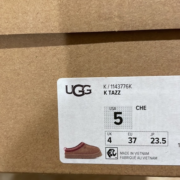 Brand New UGG Big Kids/Youth’s Tazz Slippers (Chestnut) - Picture 12 of 12